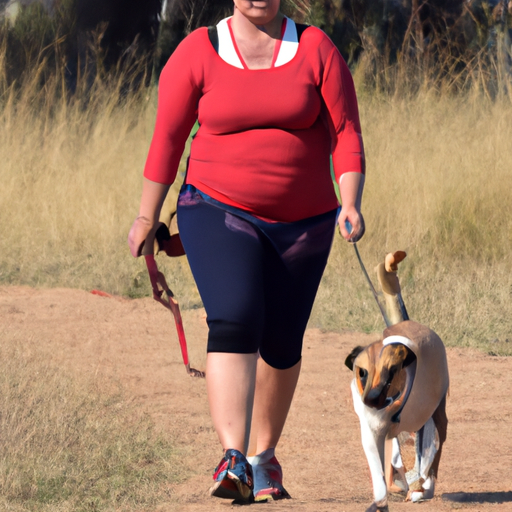 תמונה של בעל כלב וכלב נהנים מהליכה מהירה בפארק